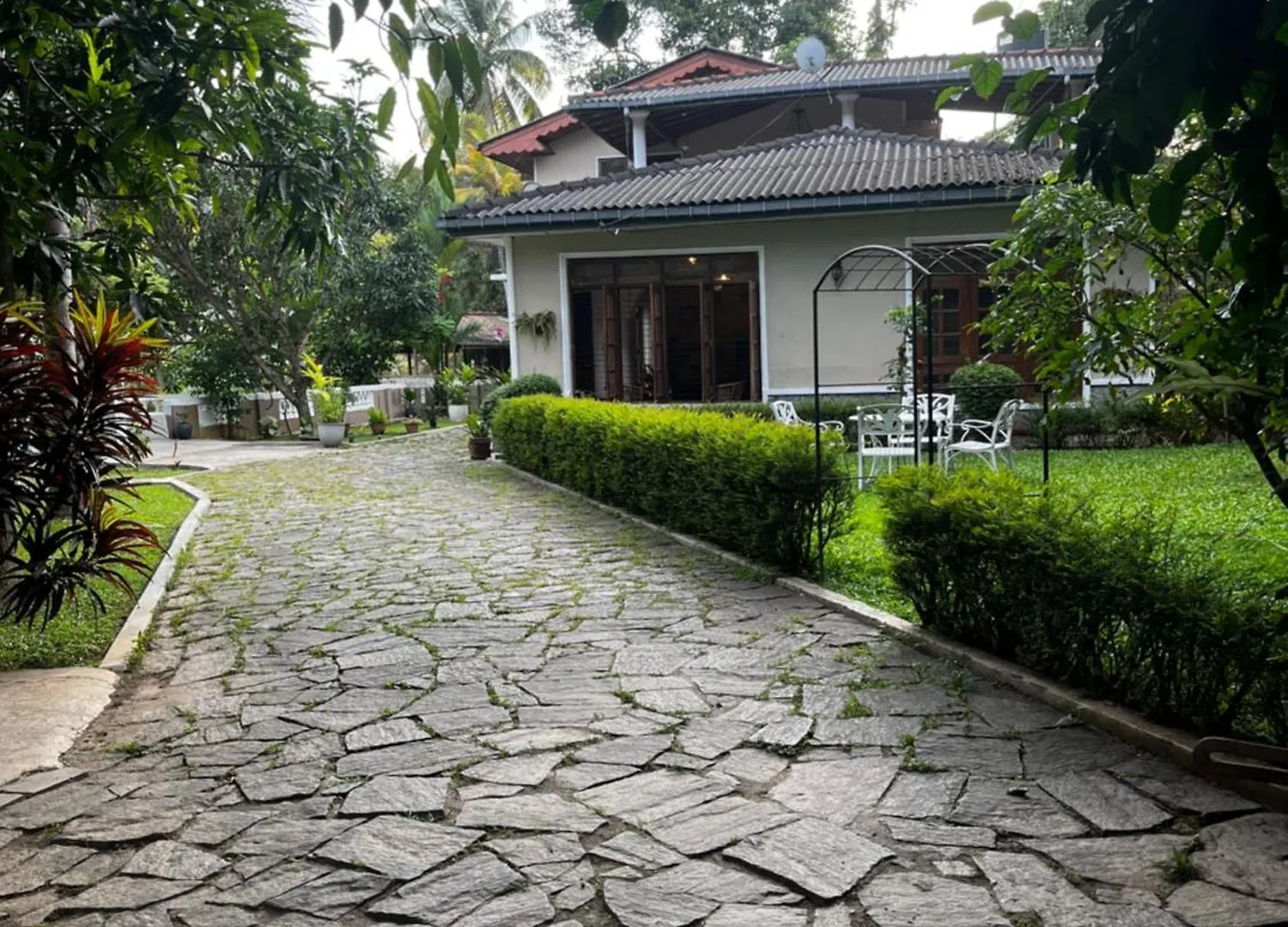 Kandy Living Homestay Villa